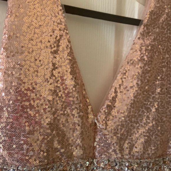 Rose gold sequin gown - Picture 7 of 8